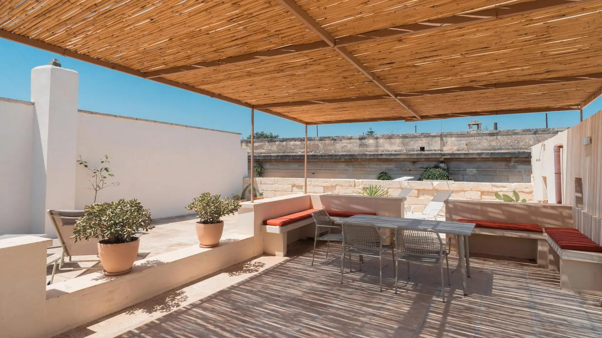 Lotus Apartment & Rooftop By Residence Colibri Lecce
